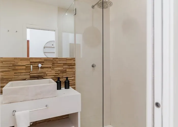 Ajuda Cozy Retreat With Patio Appartement