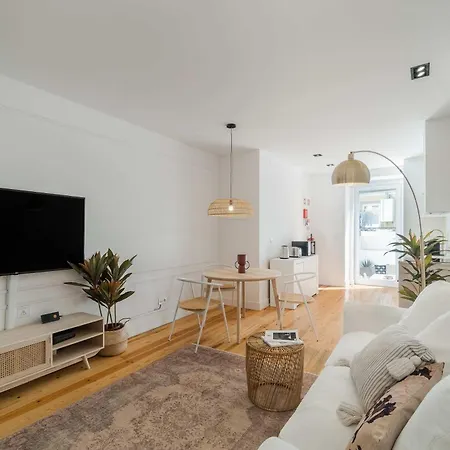 Ajuda Cozy Retreat With Patio * 리스본