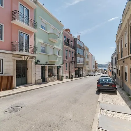 Ajuda Cozy Retreat With Patio * Lisboa