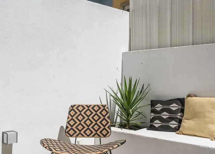 Ajuda Cozy Retreat With Patio