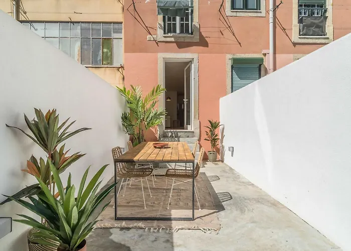 Ajuda Cozy Retreat With Patio Apartament Lizbona