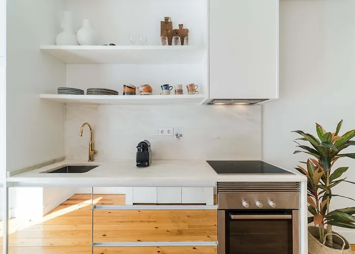 Ajuda Cozy Retreat With Patio * Lizbona